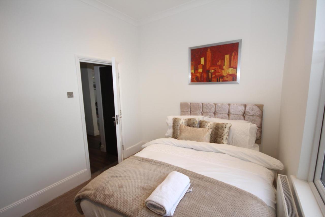Great West Road Apartments Flat C London Kültér fotó