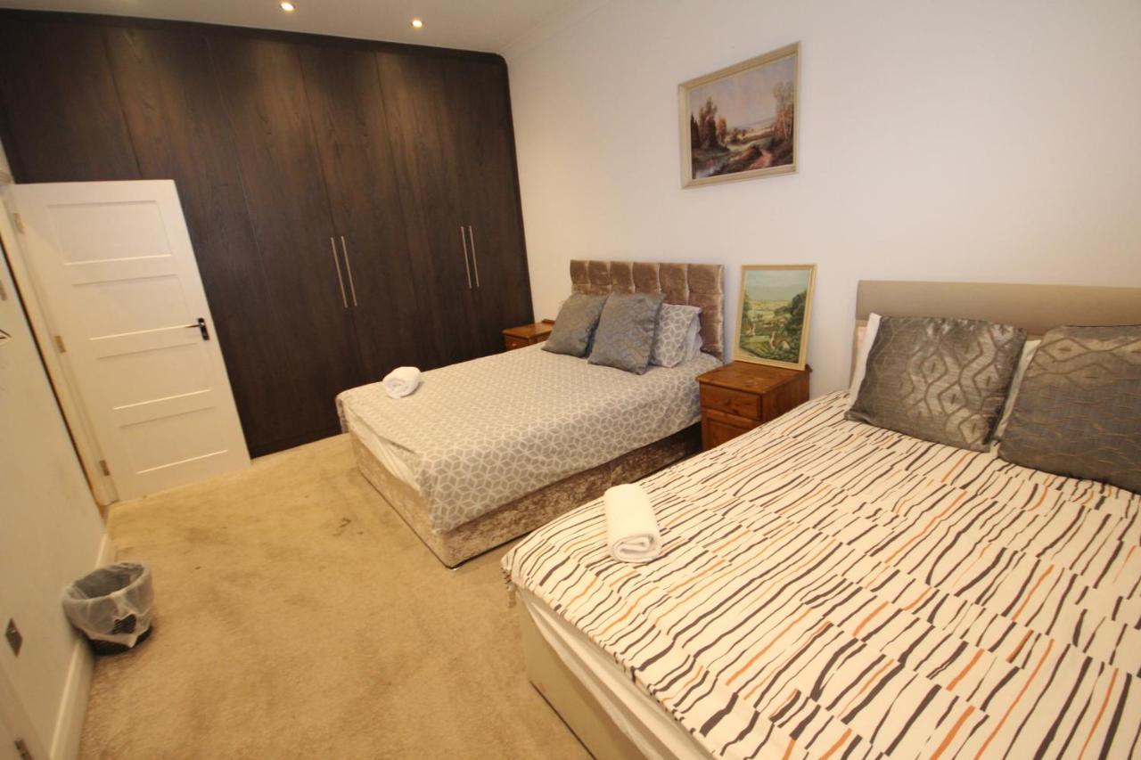 Great West Road Apartments Flat C London Kültér fotó